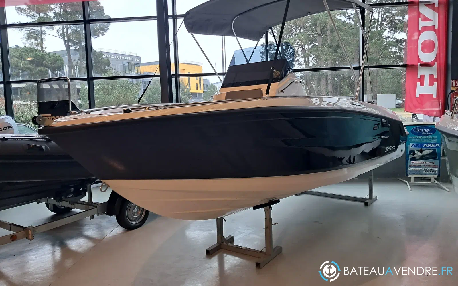 slider 1 Compass Boat 190