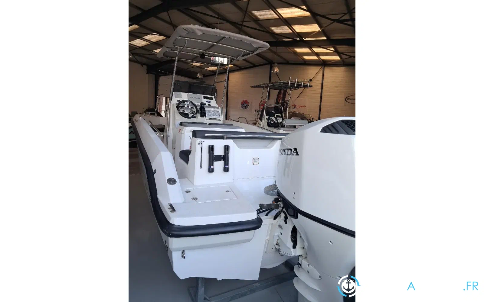 slider 6 Compass Boat 190