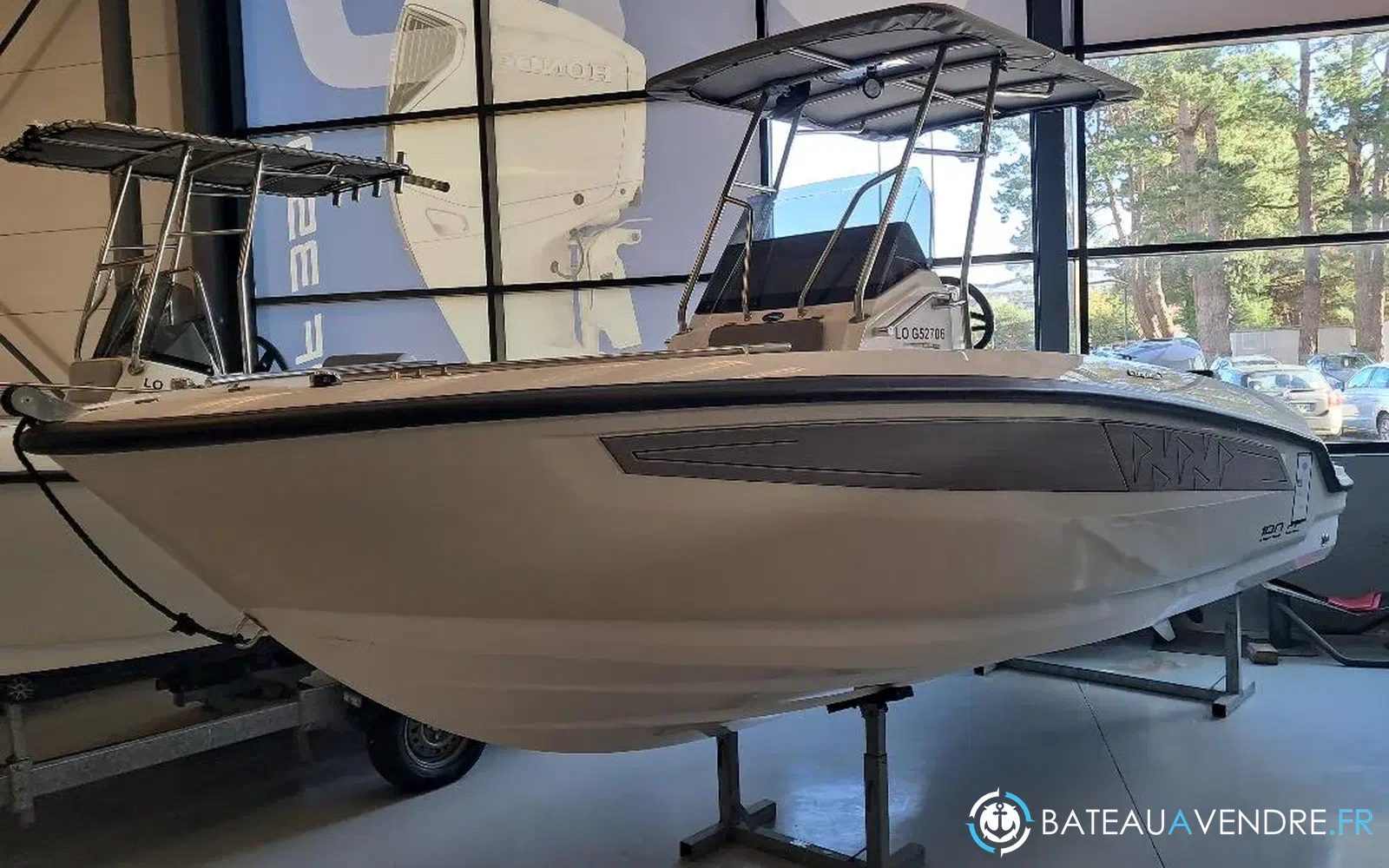 slider 8 Compass Boat 190