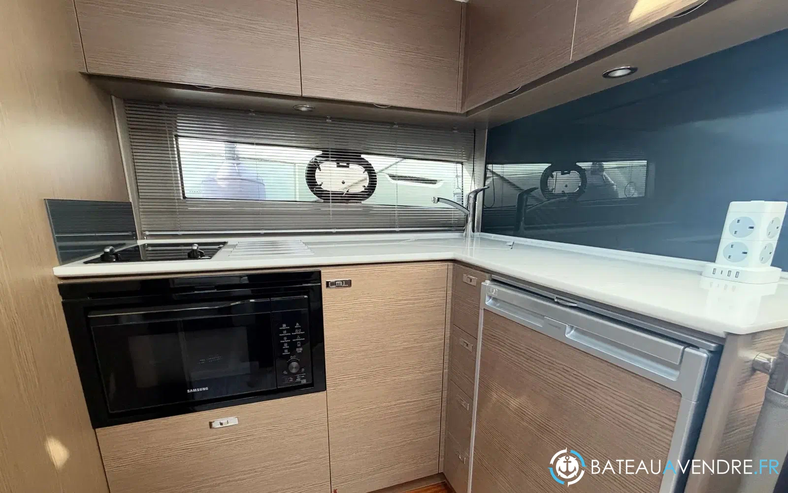 slider 13 Princess V40