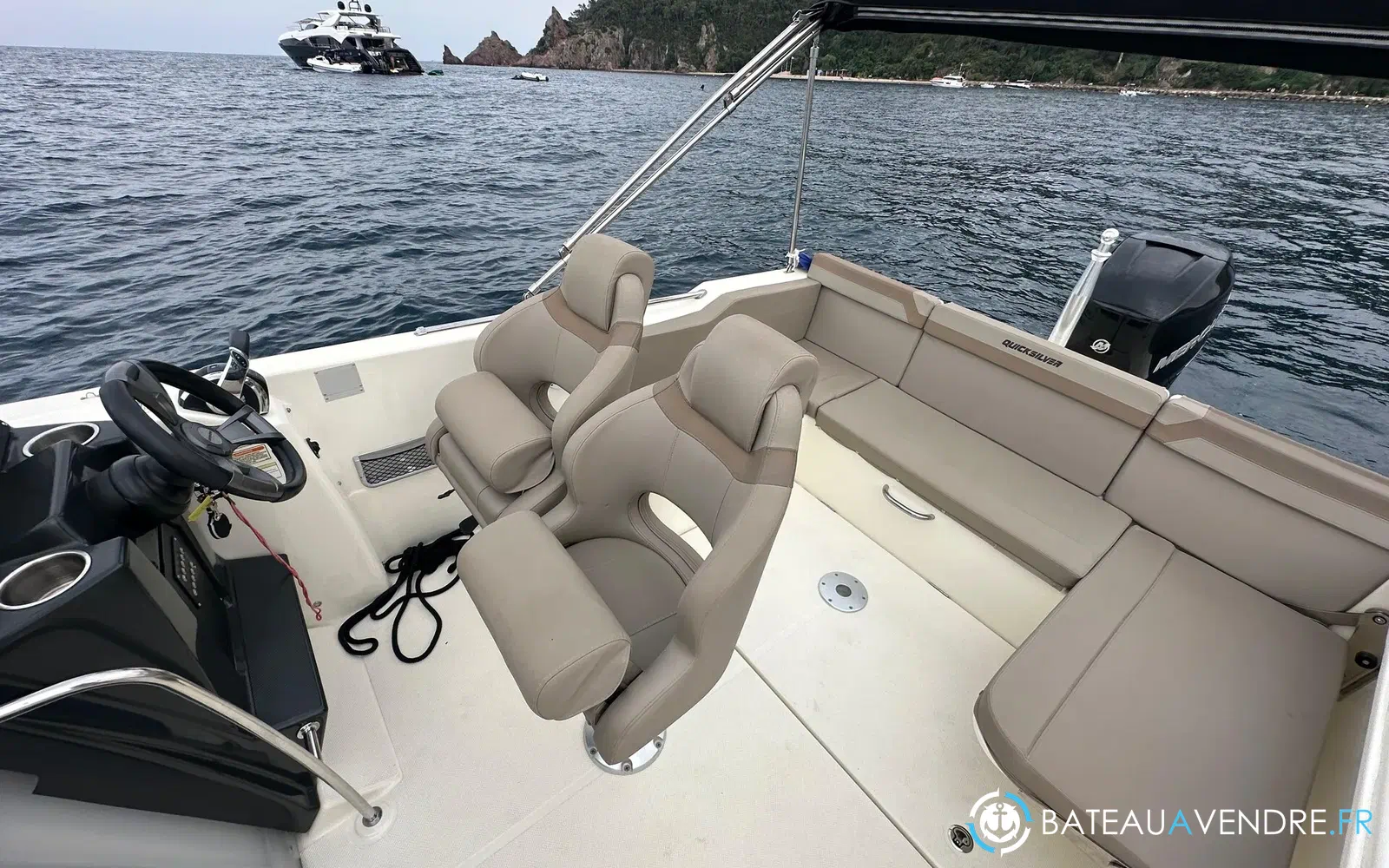 slider 11 Quicksilver Activ 755 Sundeck