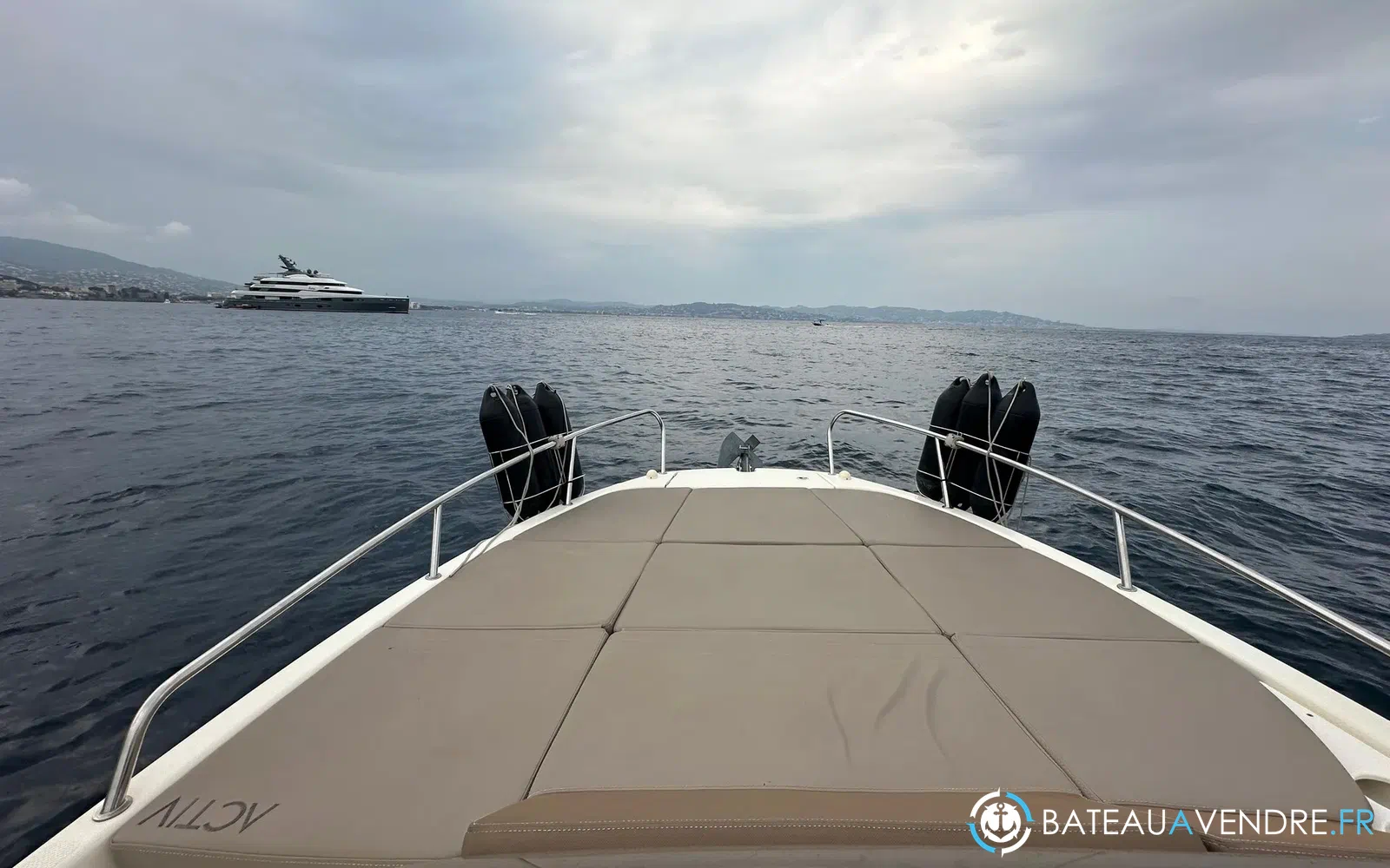 slider 16 Quicksilver Activ 755 Sundeck