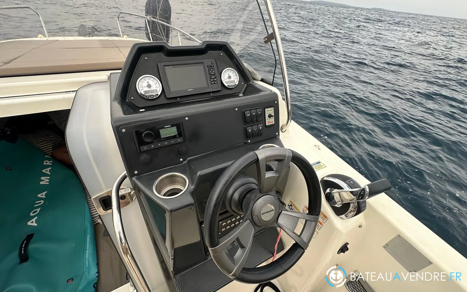 slider 8 Quicksilver Activ 755 Sundeck