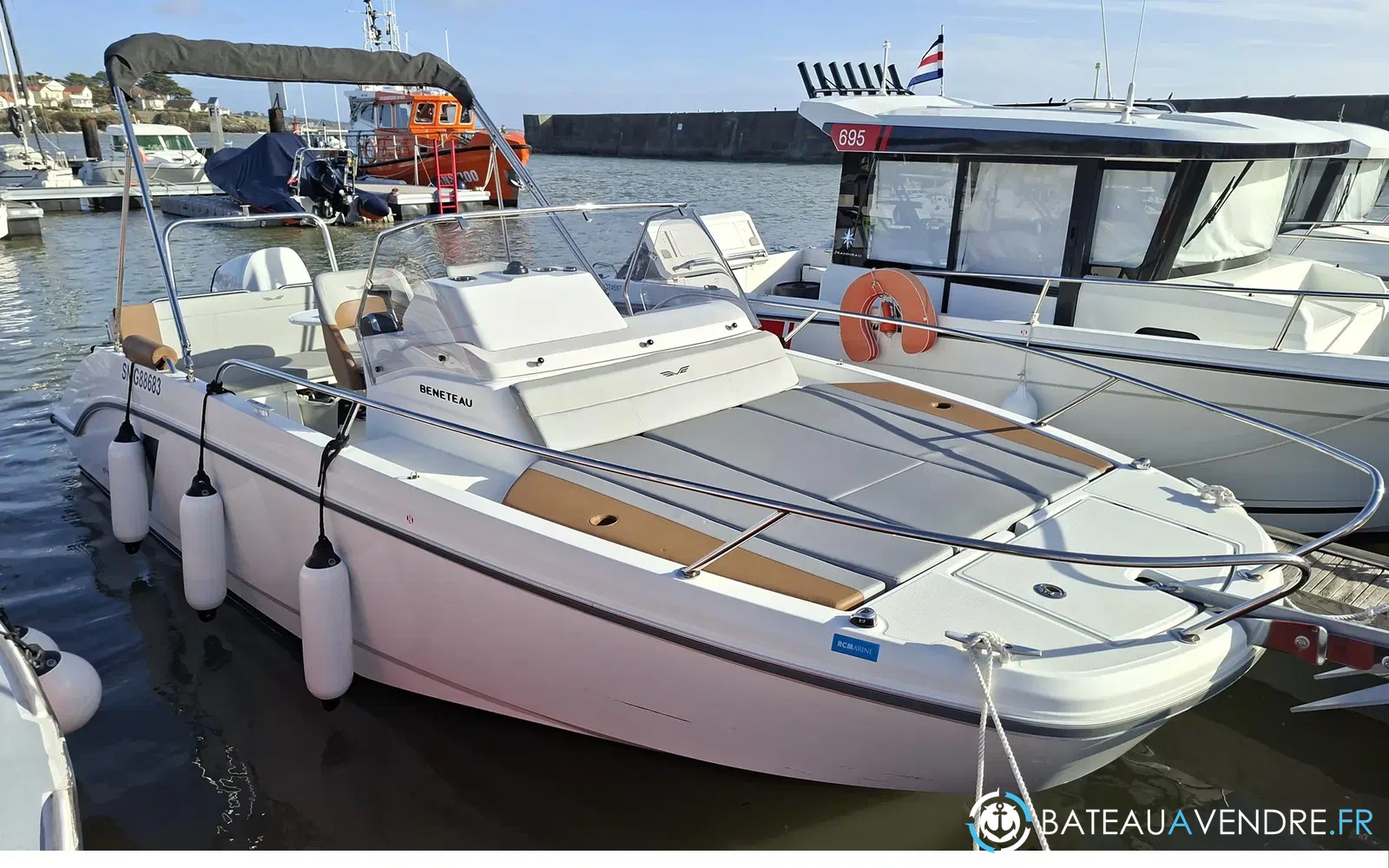 slider 0 Beneteau Flyer 7 SUNdeck