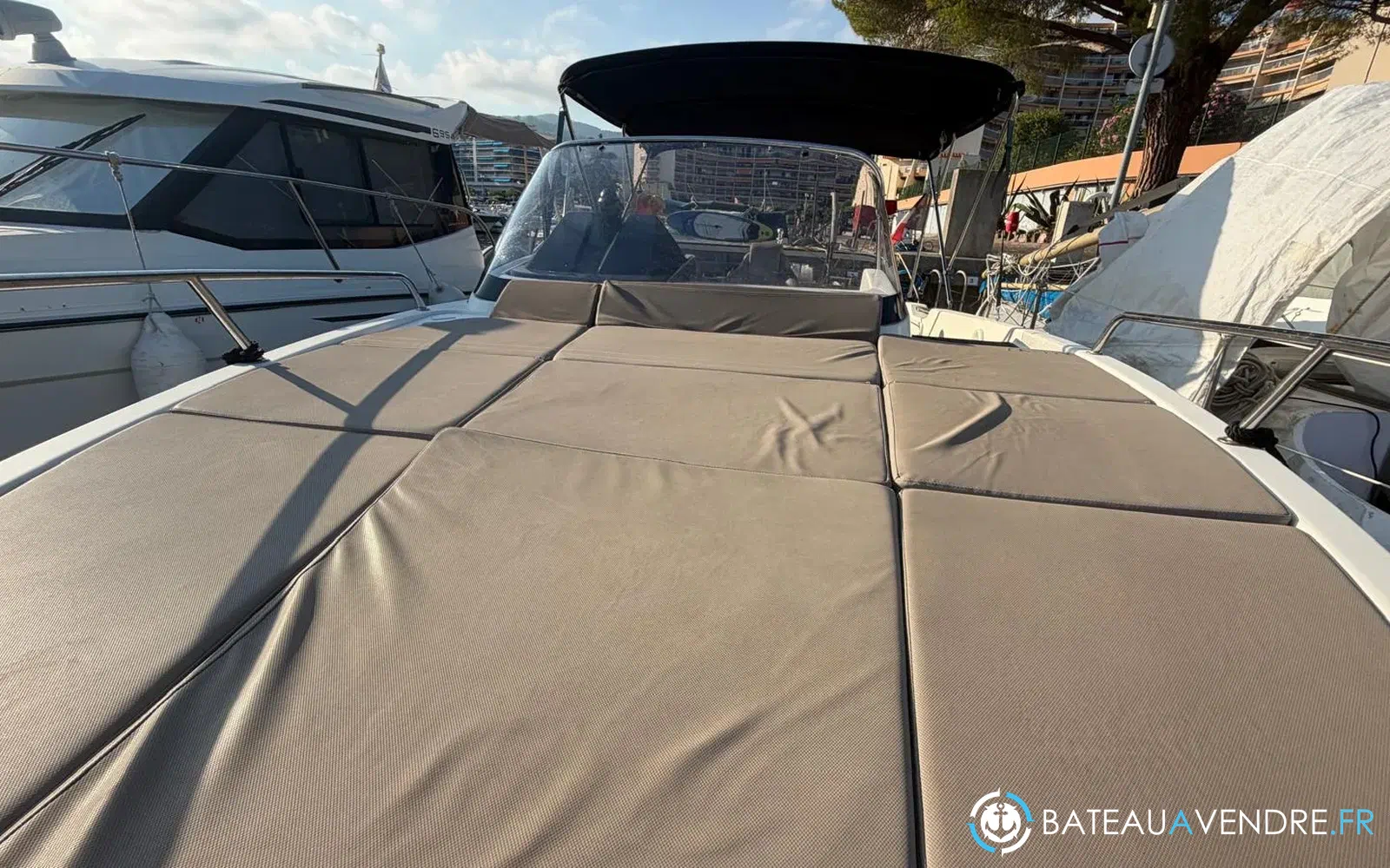 slider 8 Quicksilver Activ 755 Sundeck