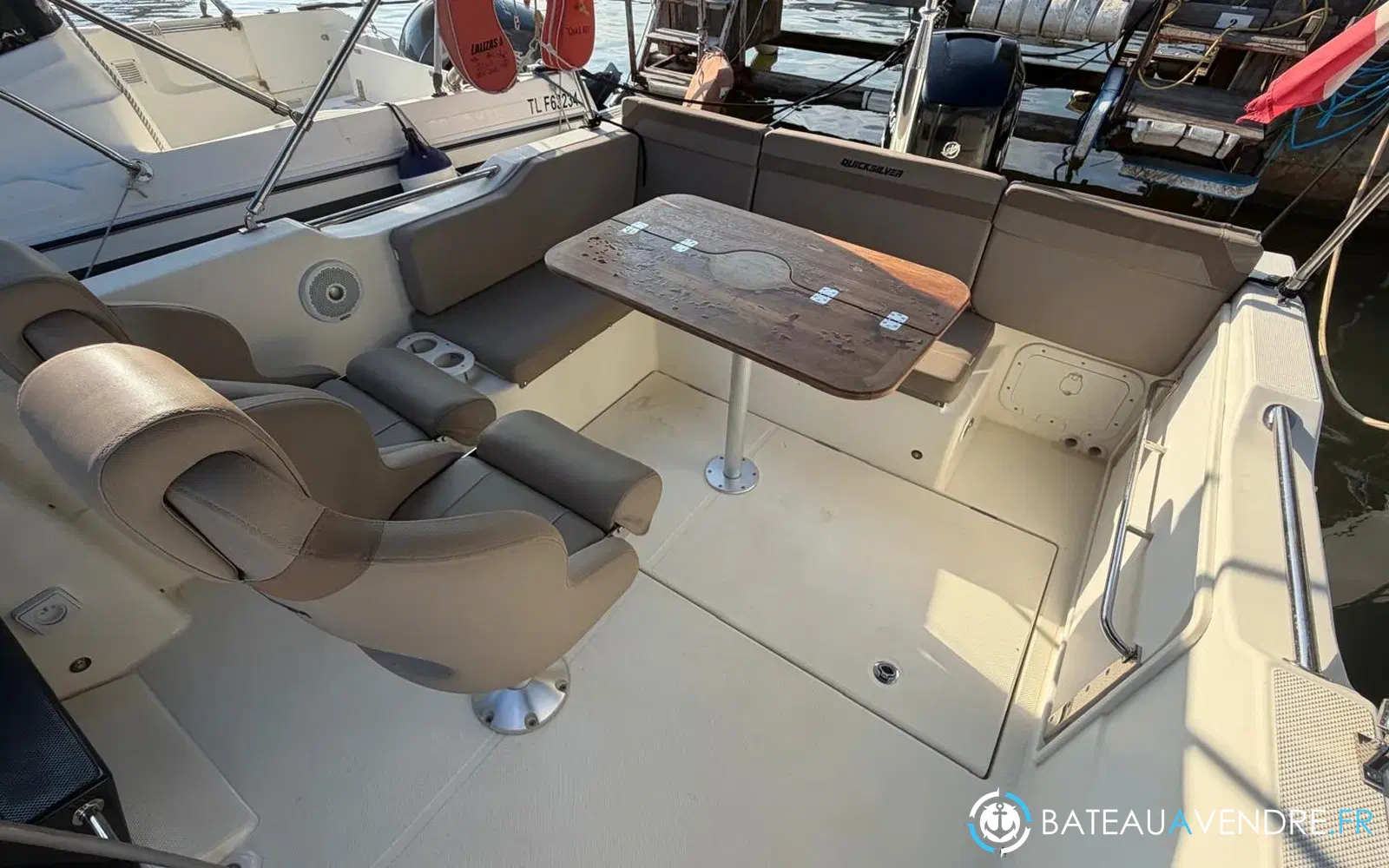 slider 11 Quicksilver Activ 755 Sundeck
