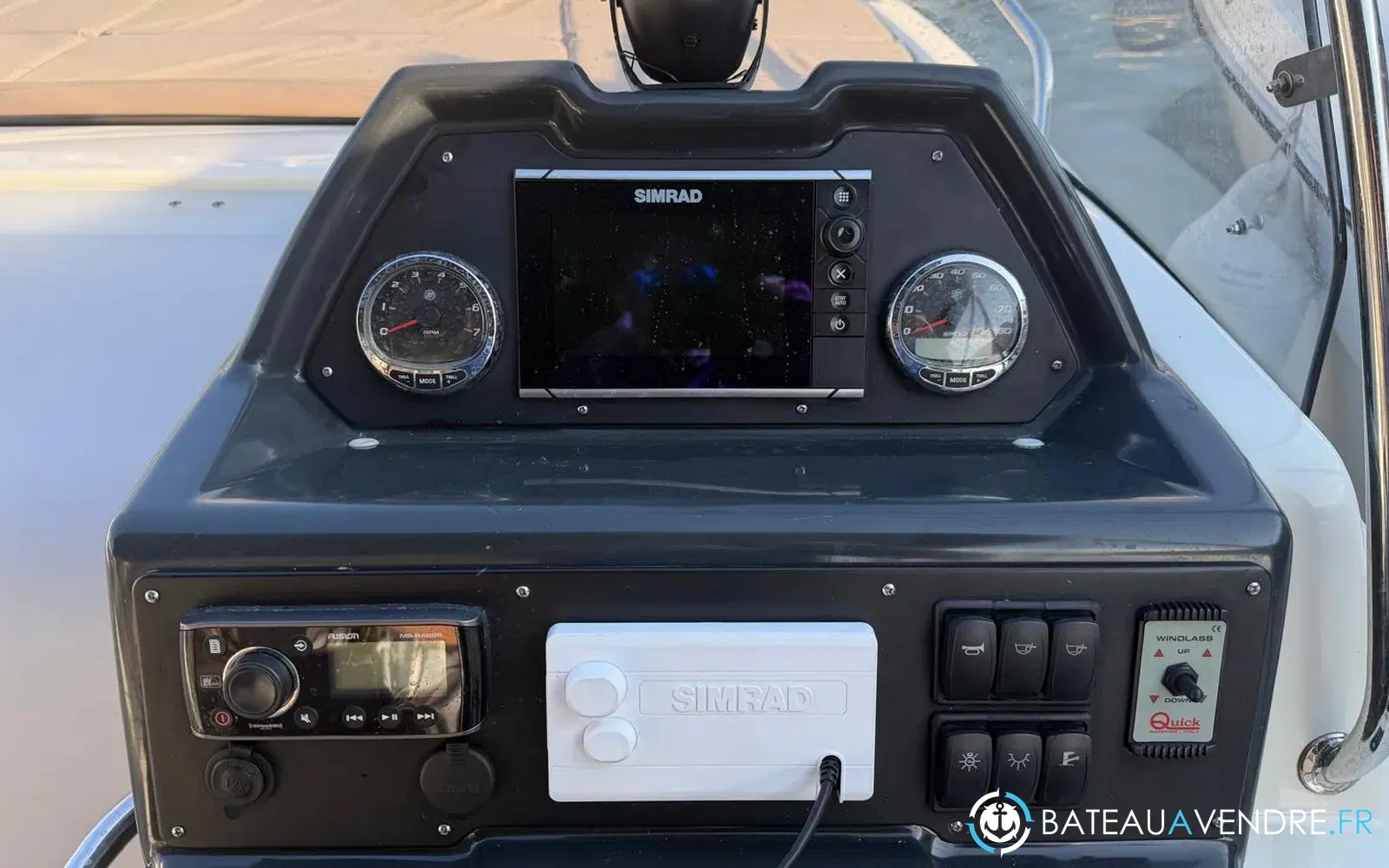 slider 12 Quicksilver Activ 755 Sundeck