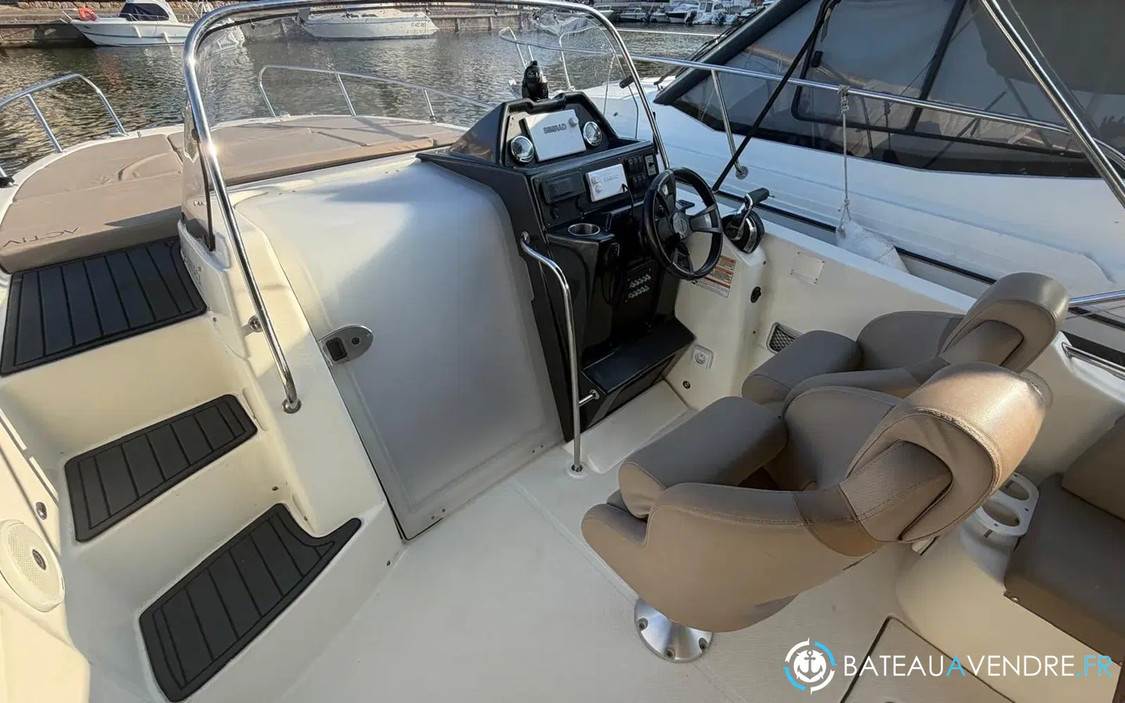 slider 14 Quicksilver Activ 755 Sundeck