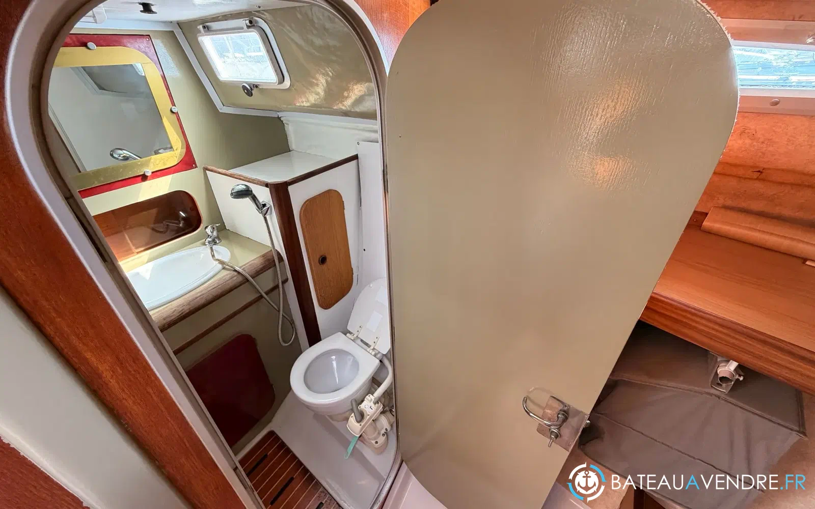 slider 26 Beneteau Antares 860