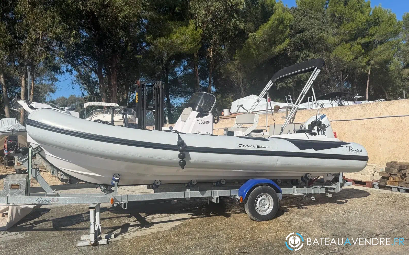 slider 1 Ranieri Cayman 21 Sport