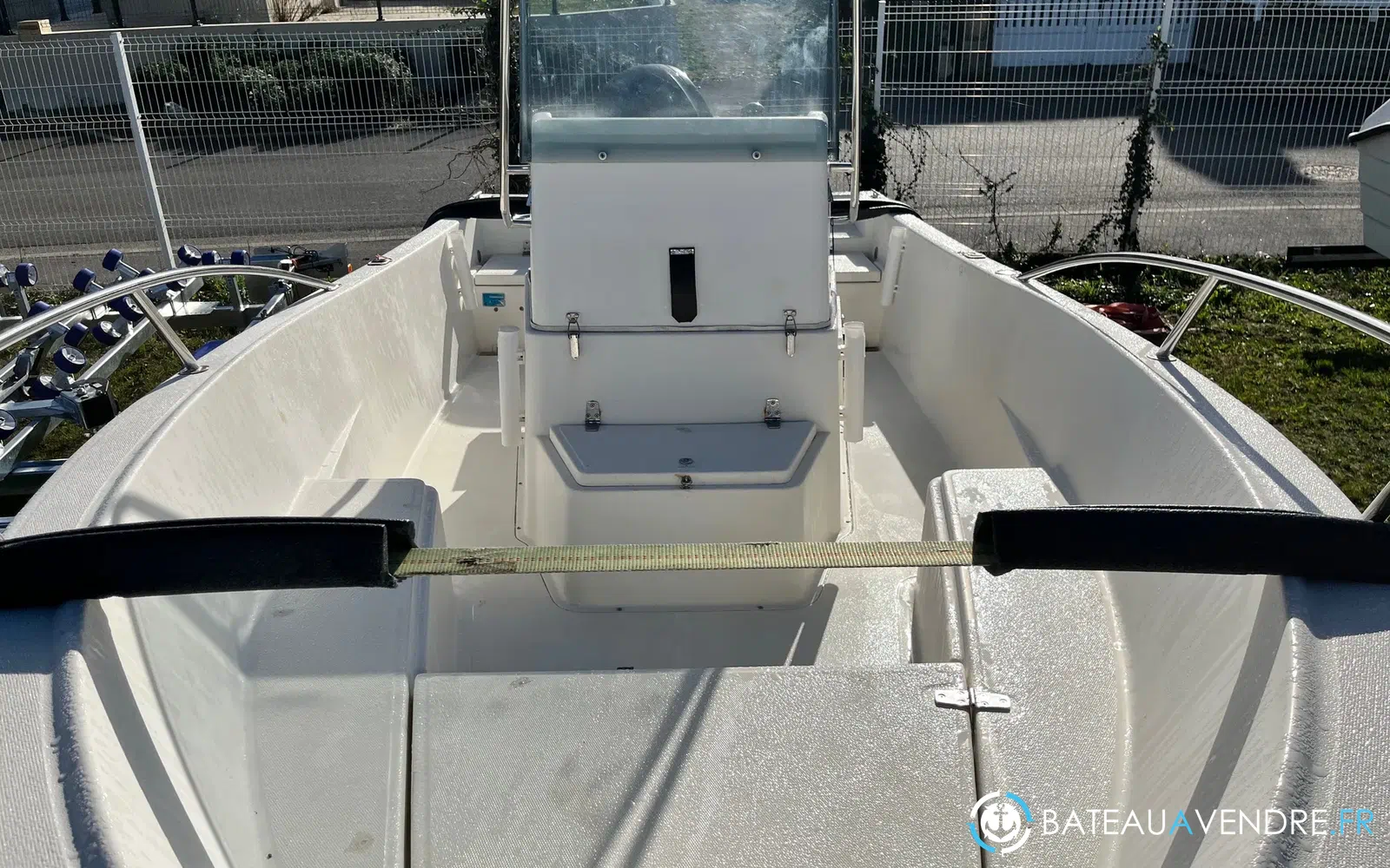 slider 5 Kelt White Shark 175