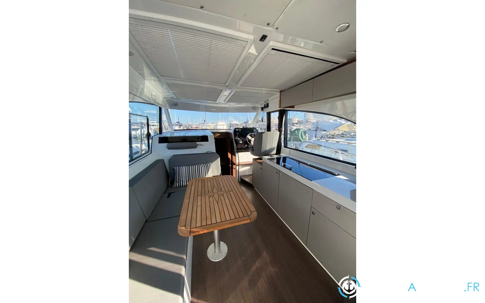 slider 13 Beneteau Antares 11