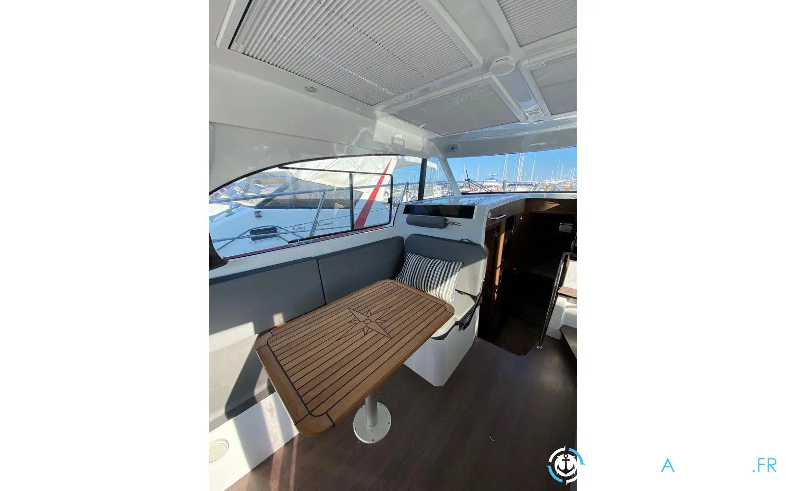 slider 14 Beneteau Antares 11