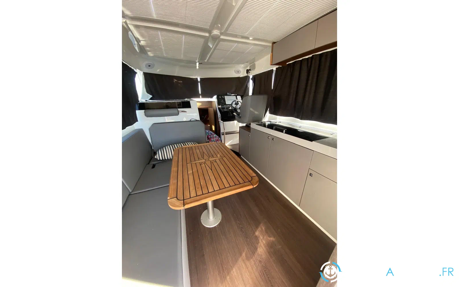 slider 15 Beneteau Antares 11