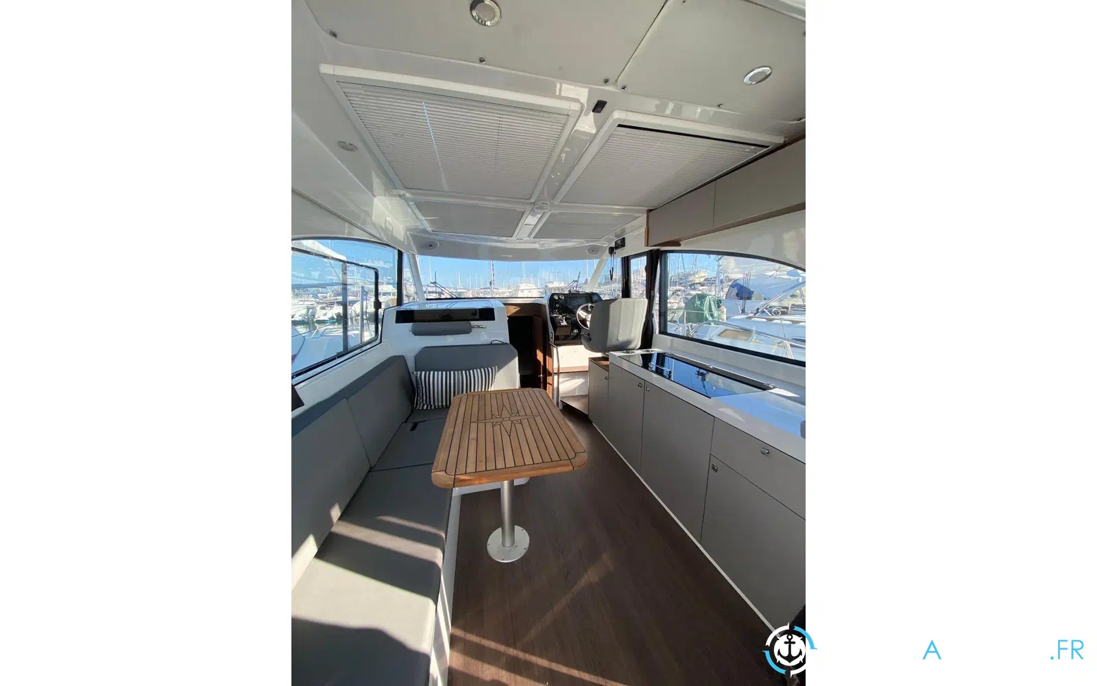 slider 17 Beneteau Antares 11