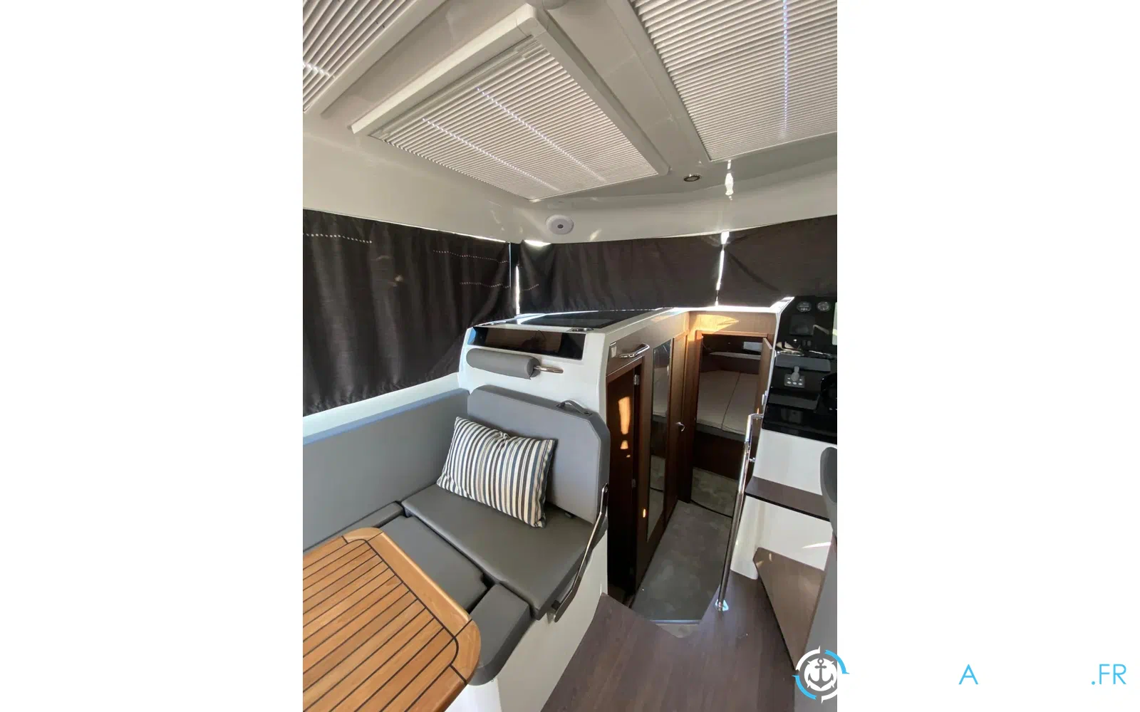 slider 18 Beneteau Antares 11