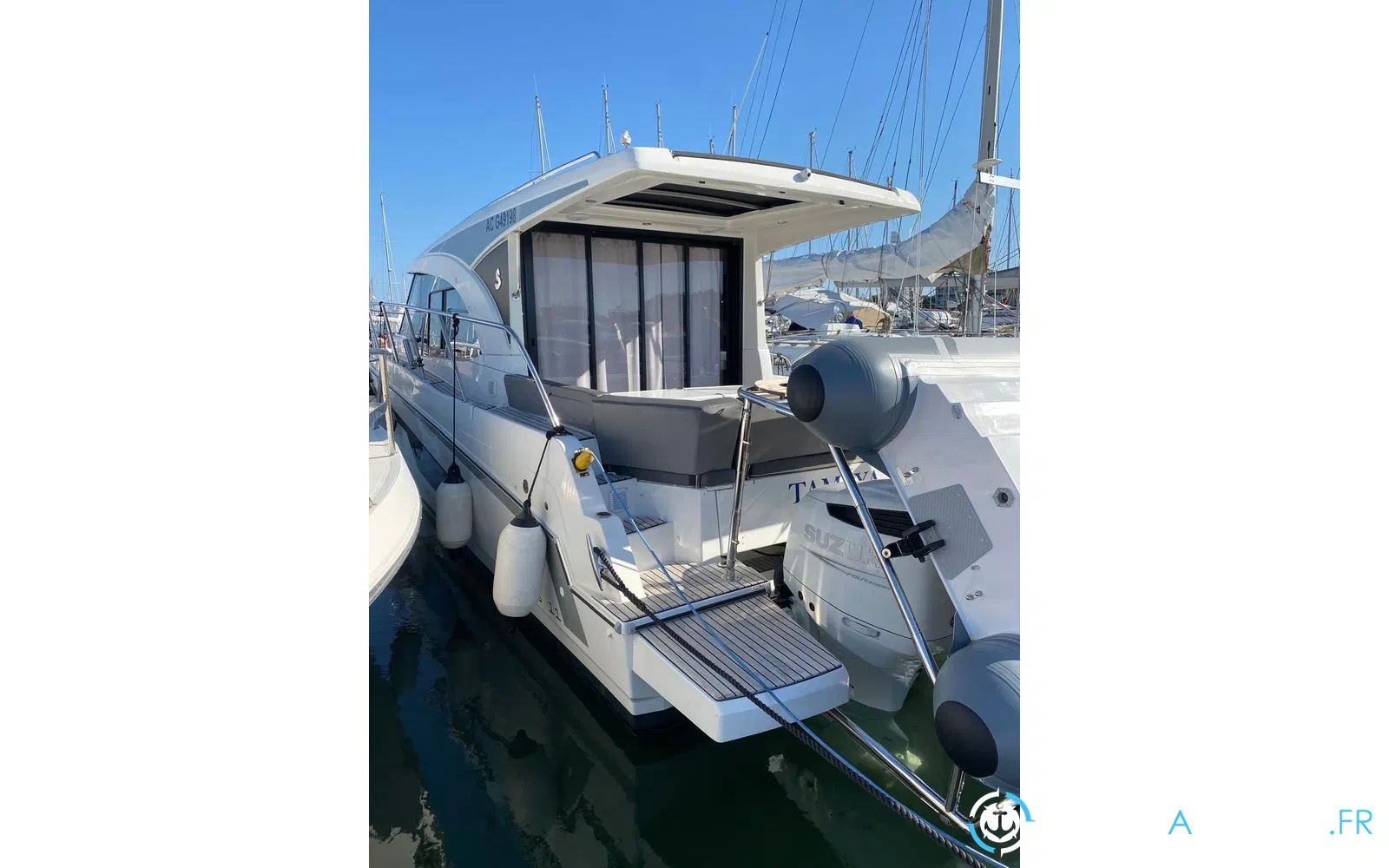 slider 1 Beneteau Antares 11
