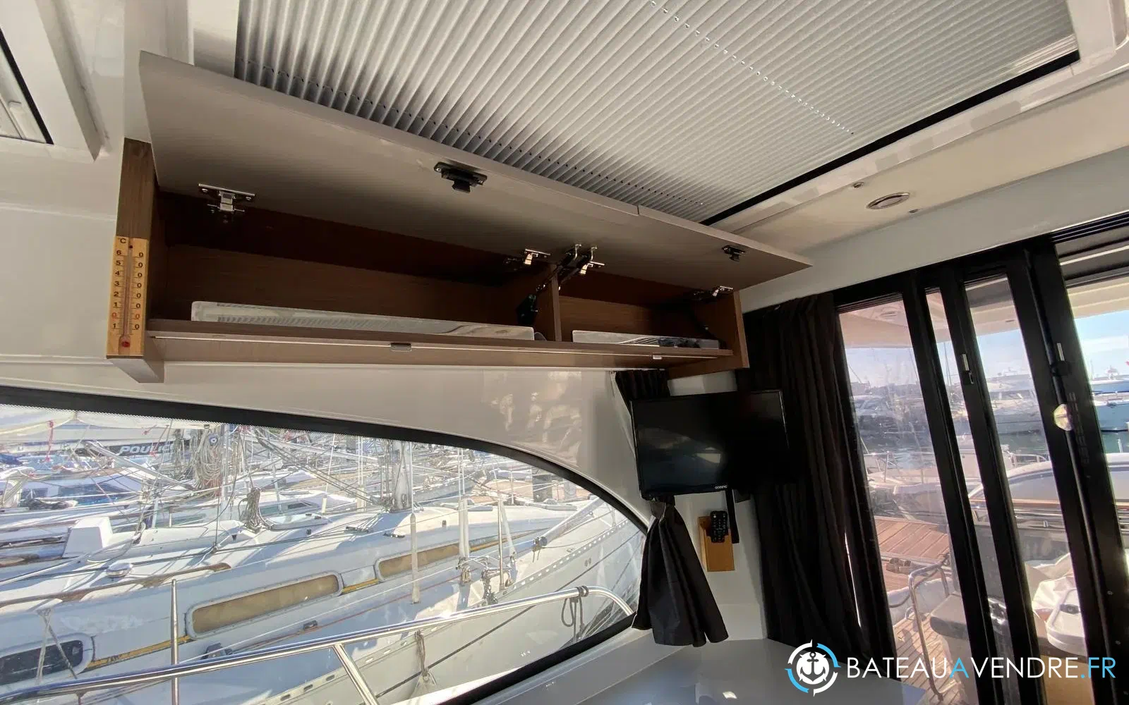 slider 19 Beneteau Antares 11