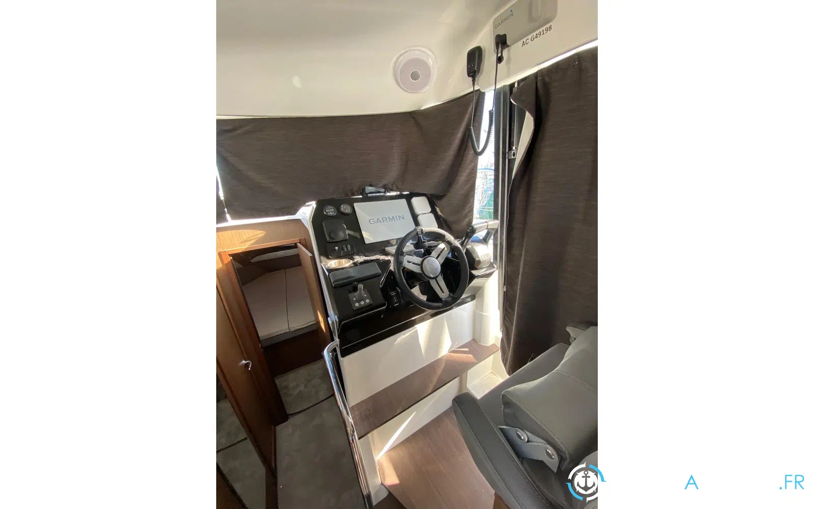 slider 22 Beneteau Antares 11