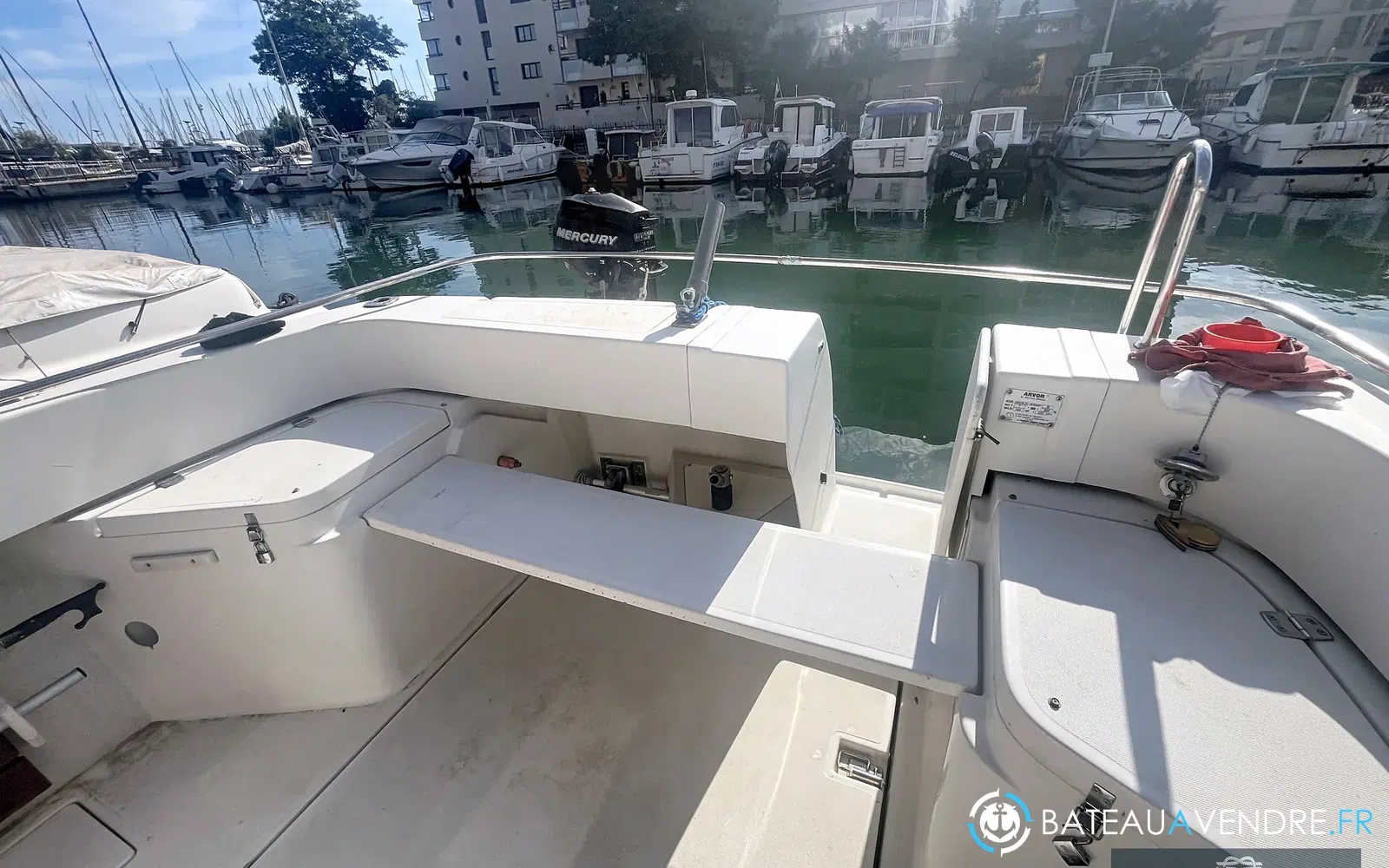 slider 8 Arvor 25 Fish