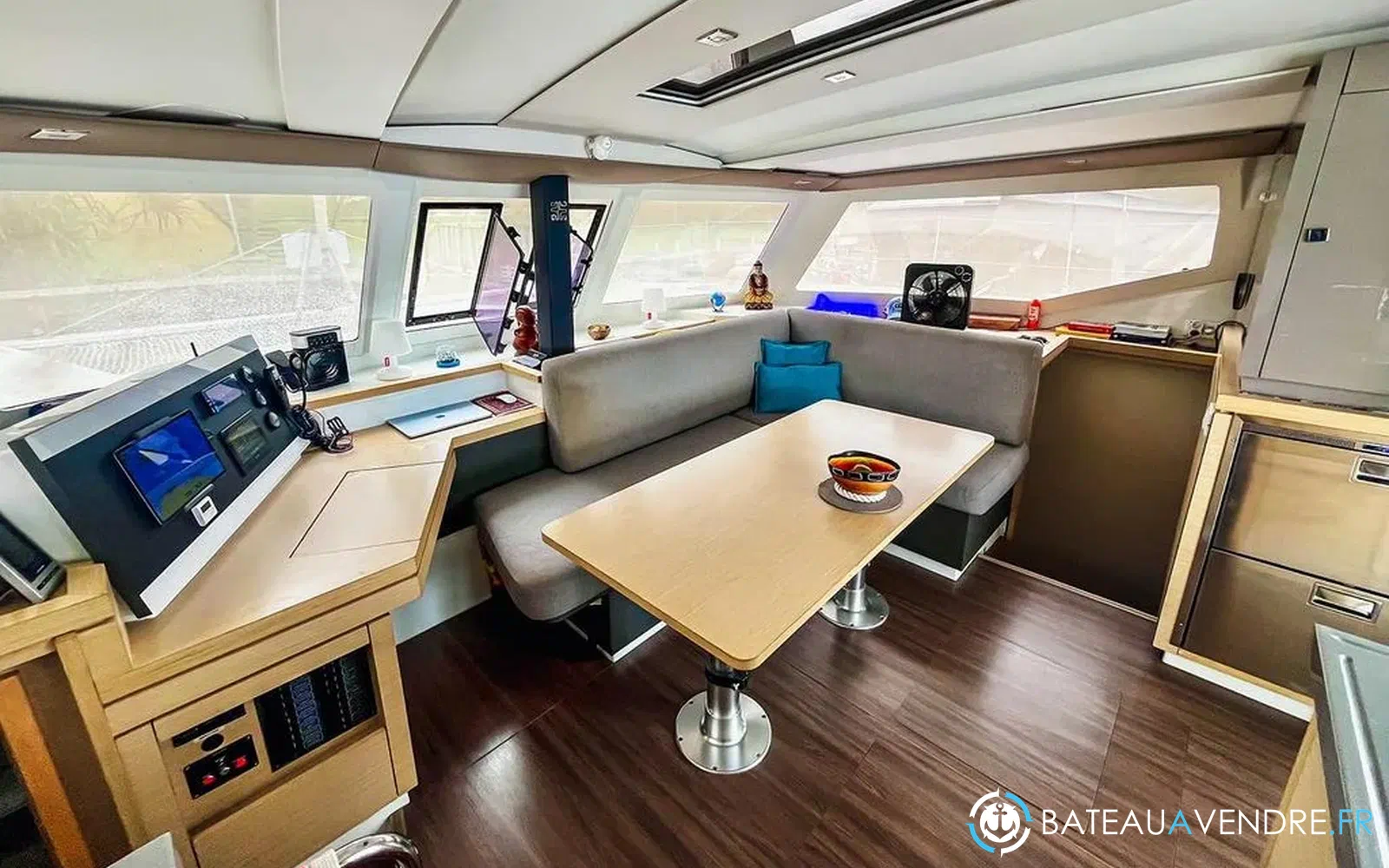slider 16 Fountaine Pajot Lucia 40