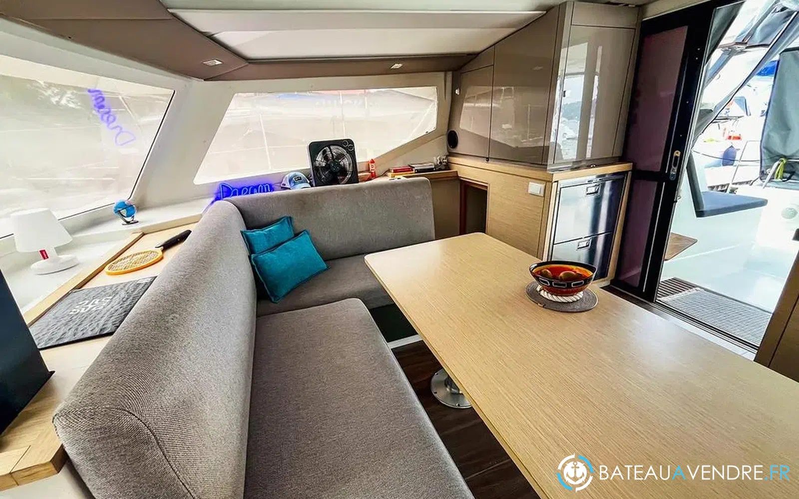 slider 17 Fountaine Pajot Lucia 40