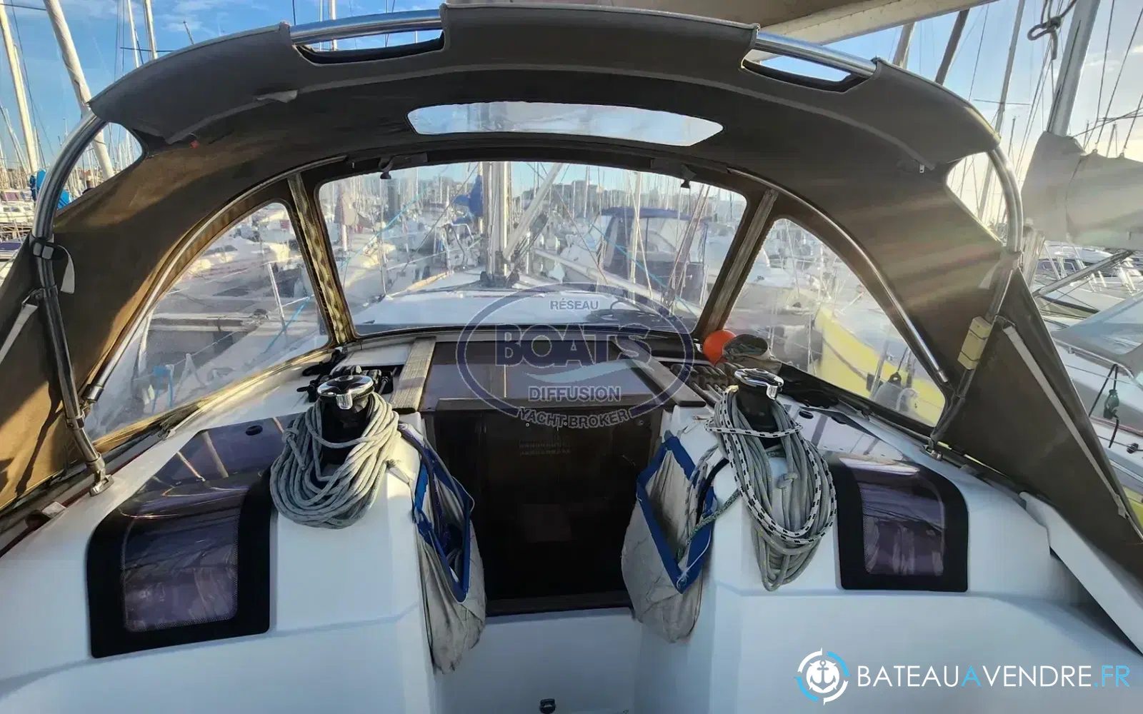 slider 12 Jeanneau Sun Odyssey 379