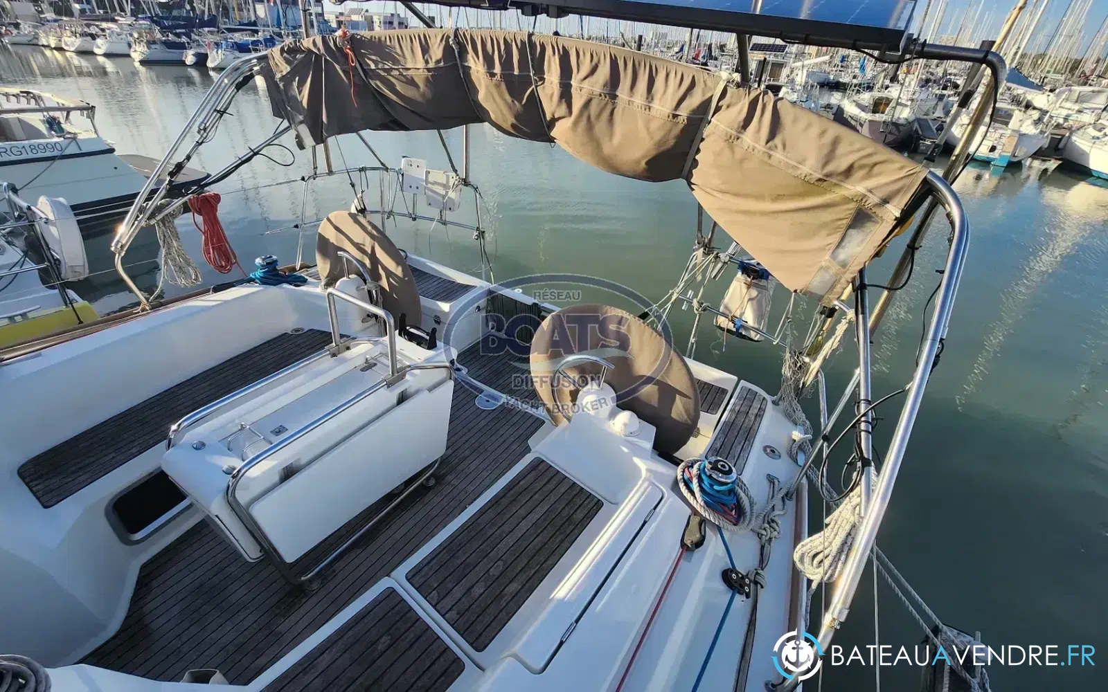 slider 1 Jeanneau Sun Odyssey 379