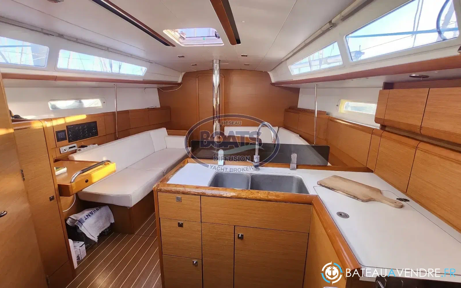 slider 2 Jeanneau Sun Odyssey 379