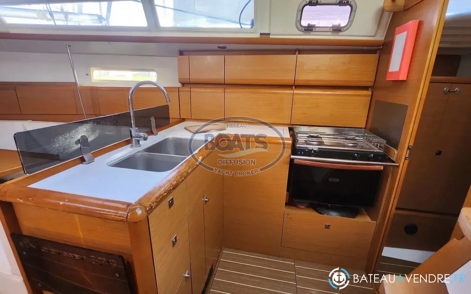 slider 7 Jeanneau Sun Odyssey 379