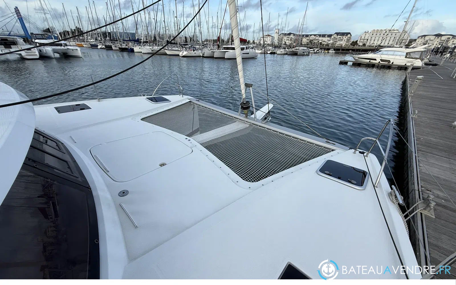 slider 10 Fountaine Pajot Isla 40