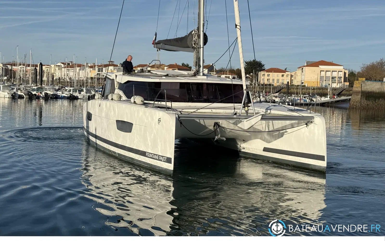 slider 1 Fountaine Pajot Isla 40