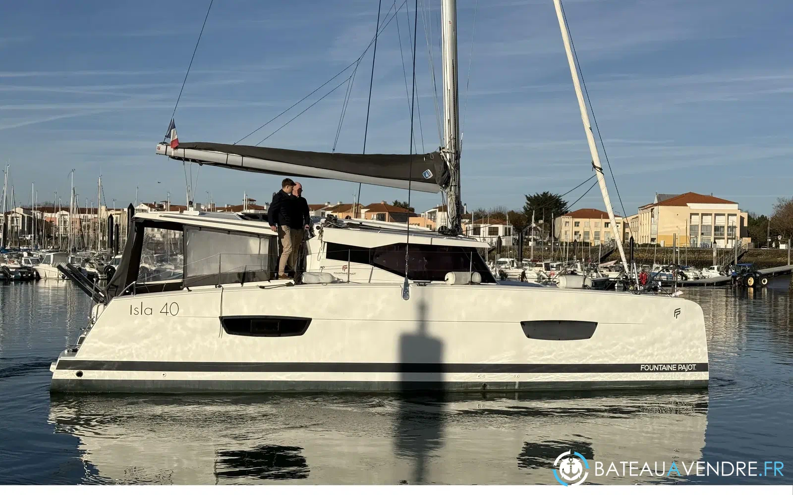 slider 3 Fountaine Pajot Isla 40