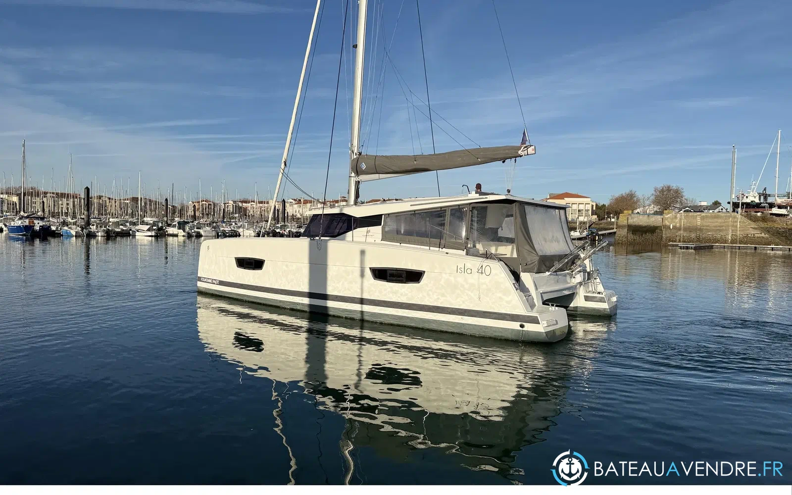 slider 4 Fountaine Pajot Isla 40