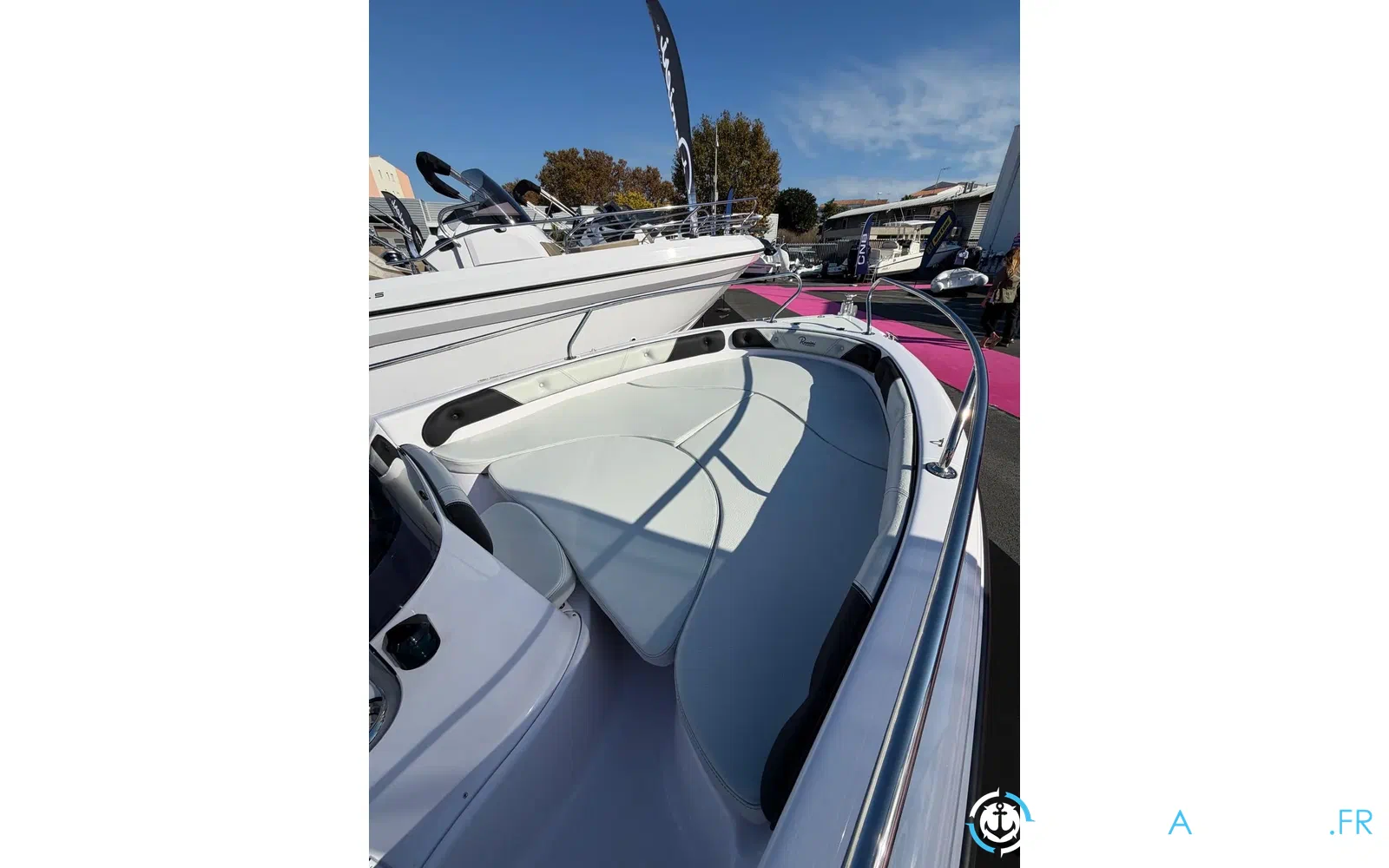 slider 5 Ranieri Voyager 17