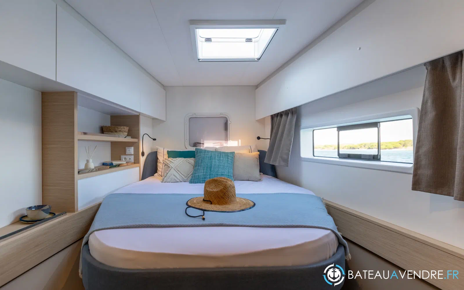 slider 99 Fountaine Pajot FP 44