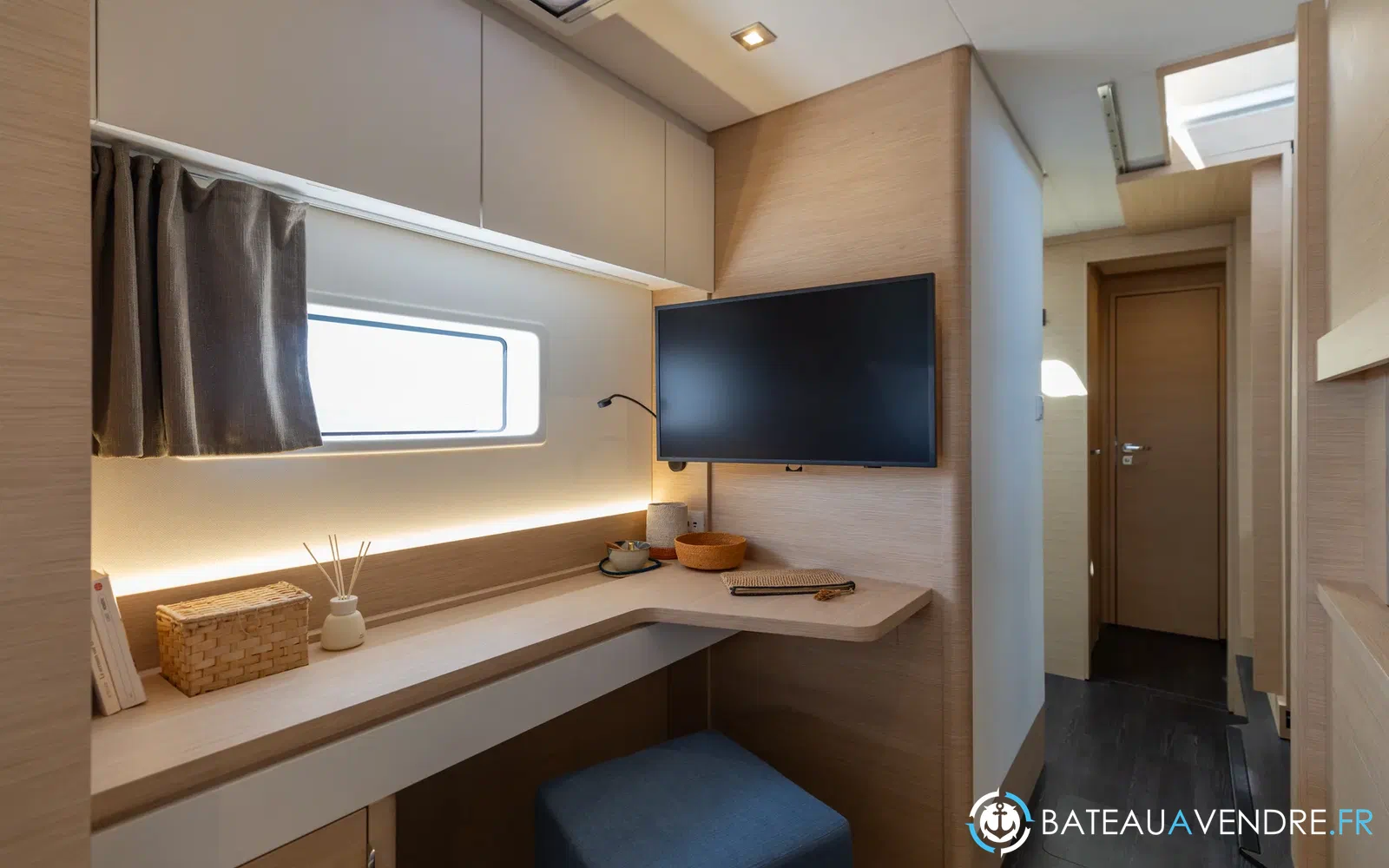 slider 106 Fountaine Pajot FP 44