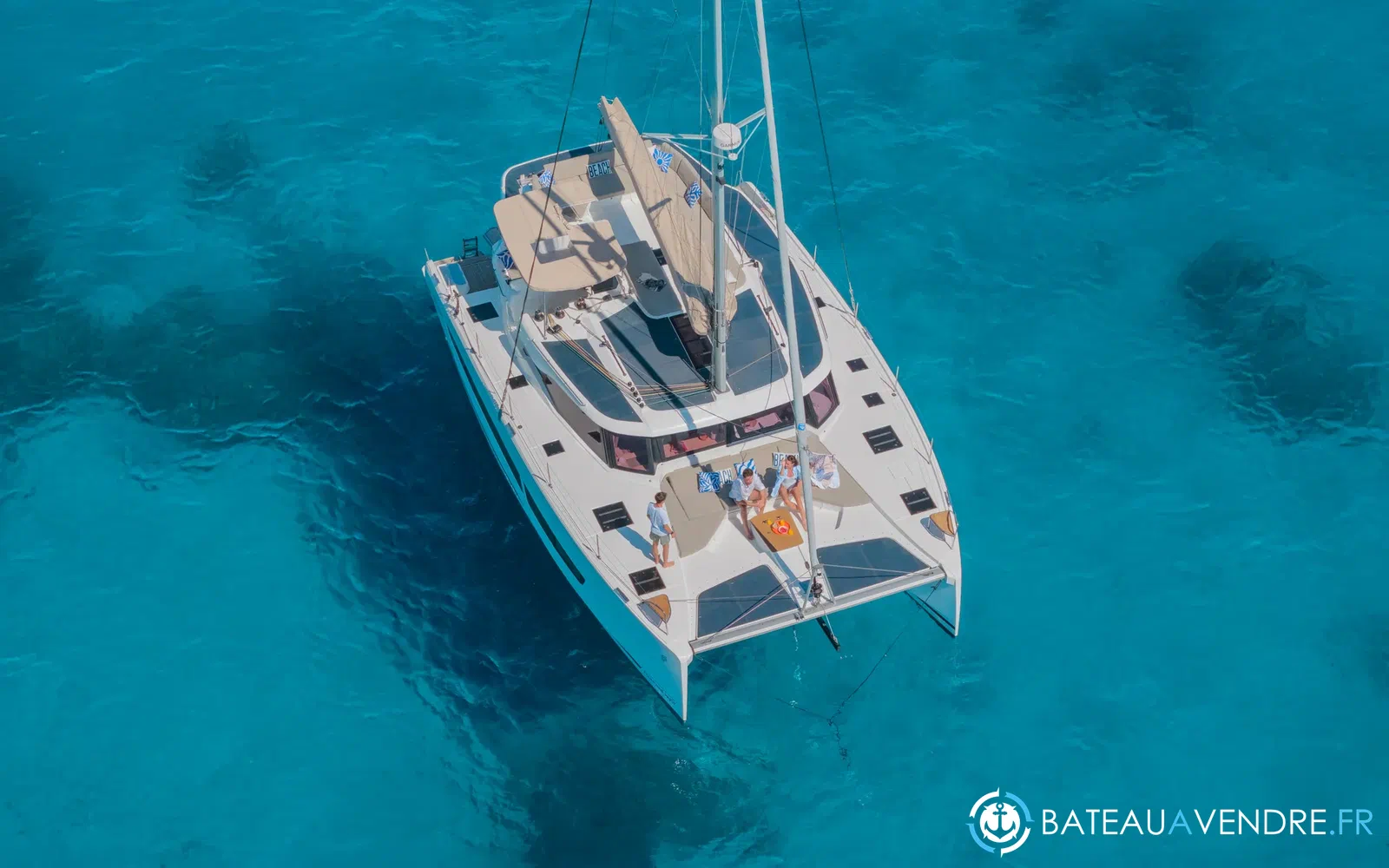 slider 16 Fountaine Pajot FP 44
