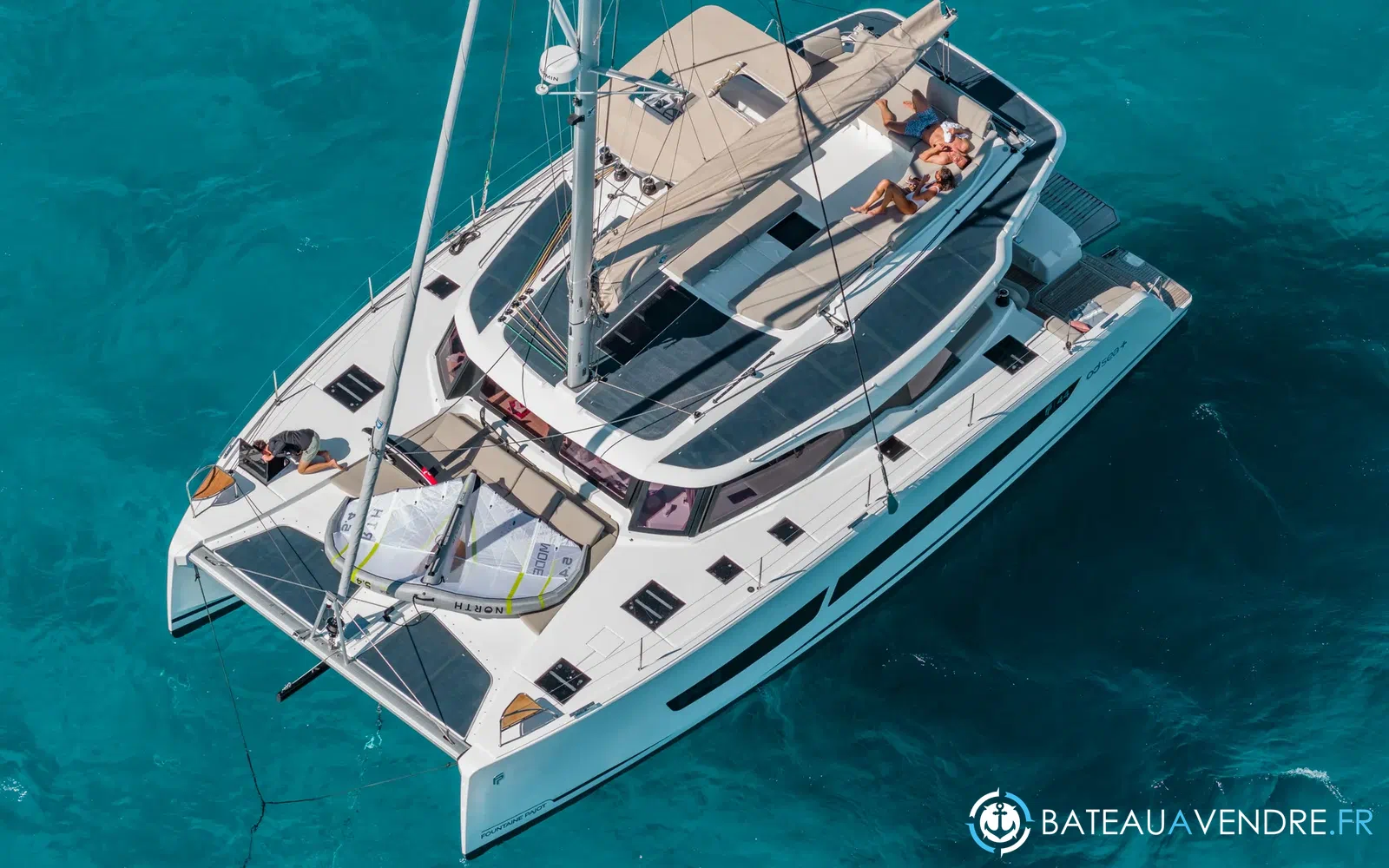 slider 22 Fountaine Pajot FP 44