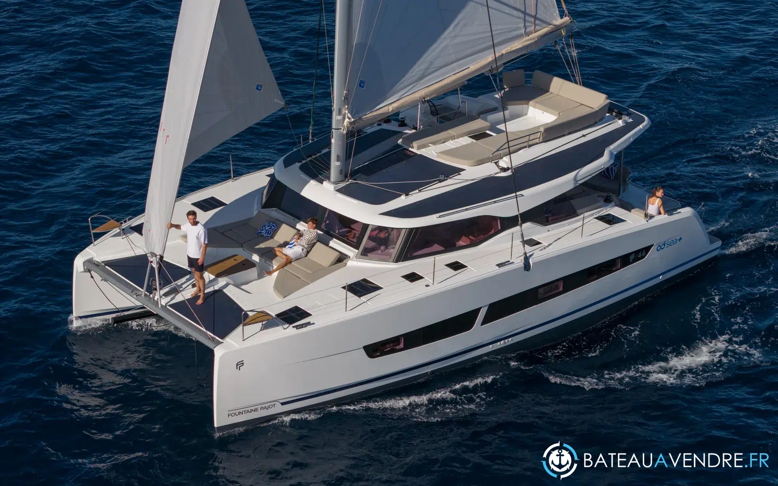 slider 2 Fountaine Pajot FP 44