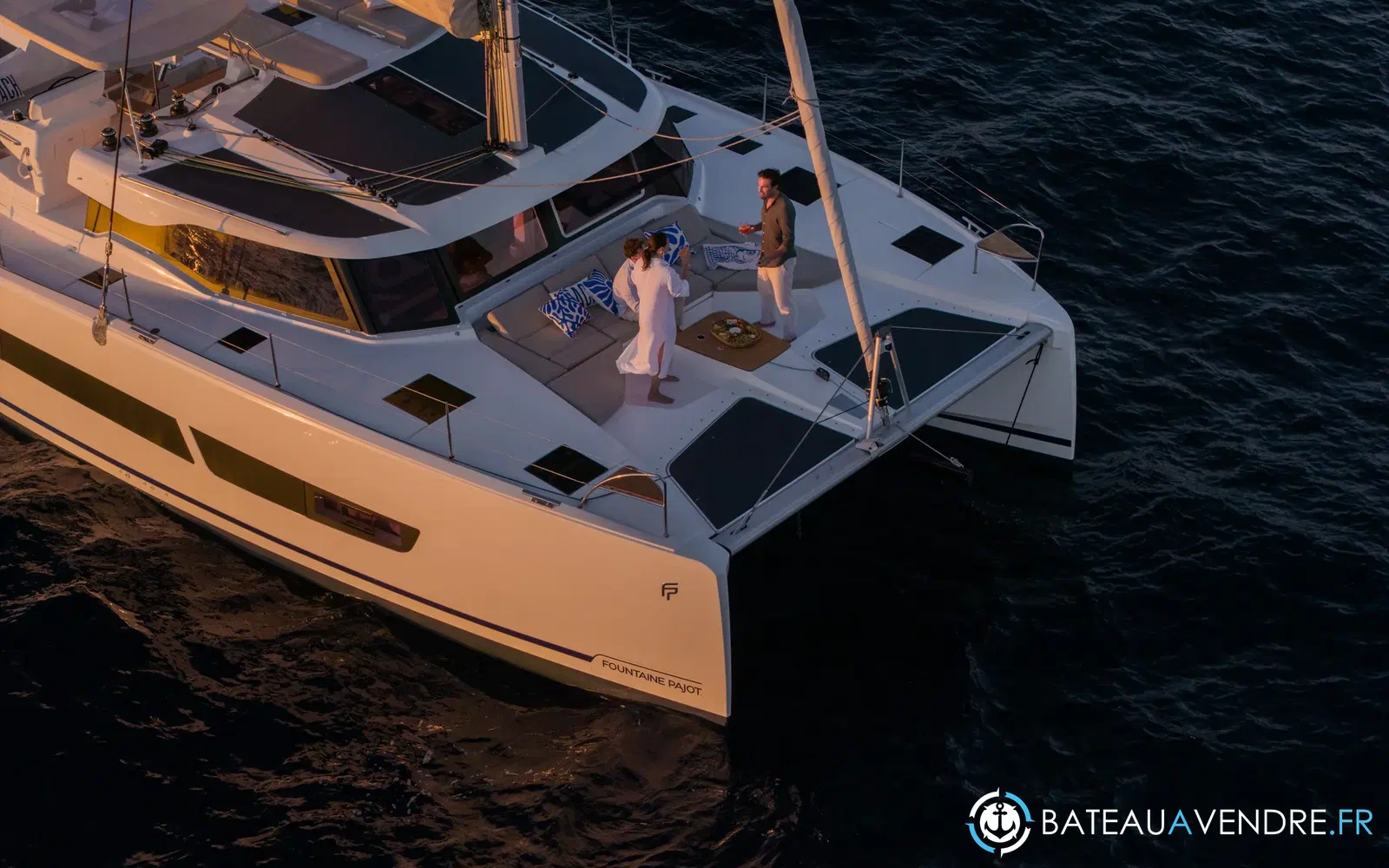 slider 30 Fountaine Pajot FP 44