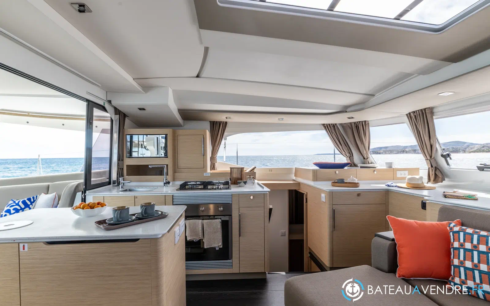 slider 79 Fountaine Pajot FP 44
