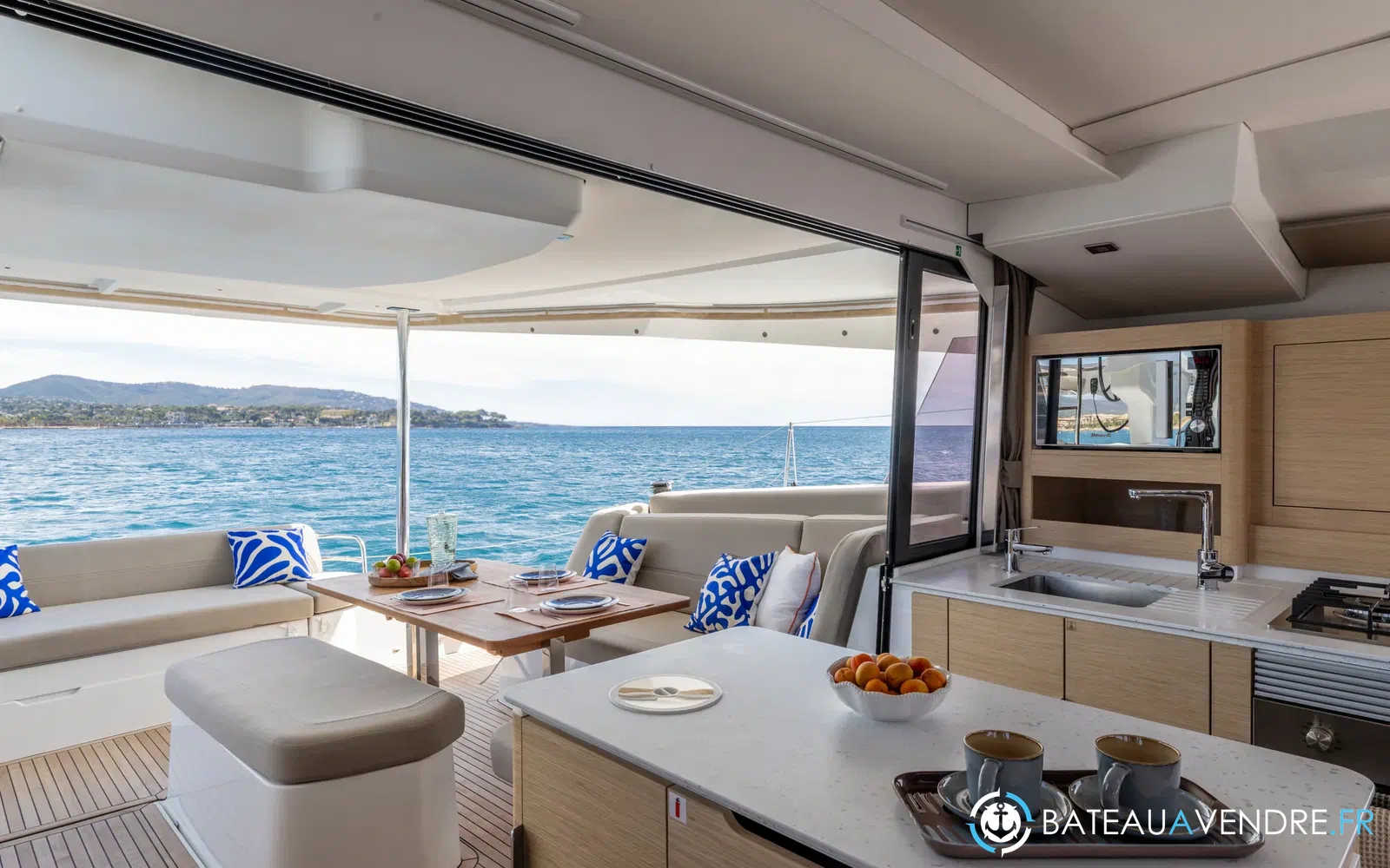 slider 80 Fountaine Pajot FP 44