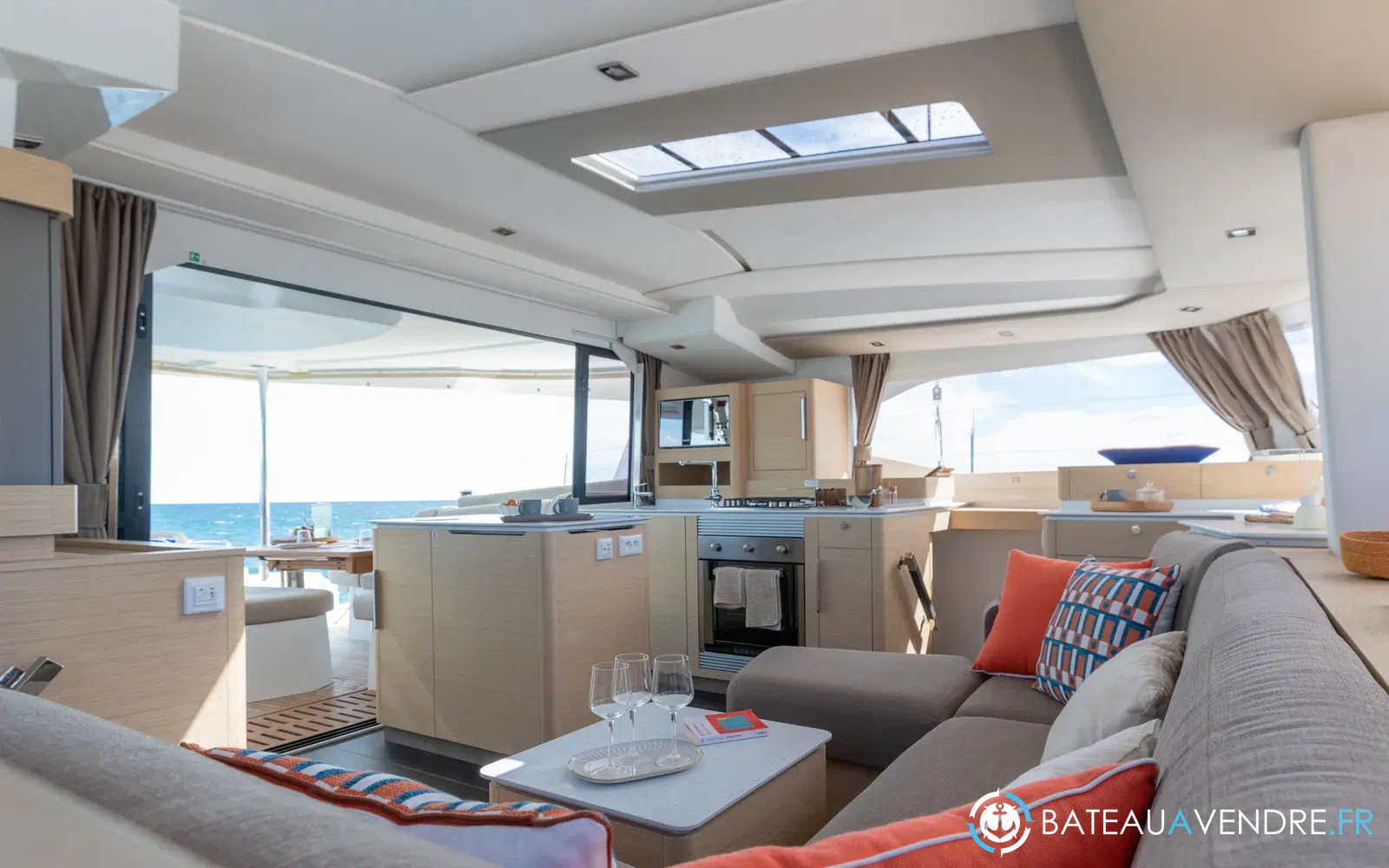slider 82 Fountaine Pajot FP 44