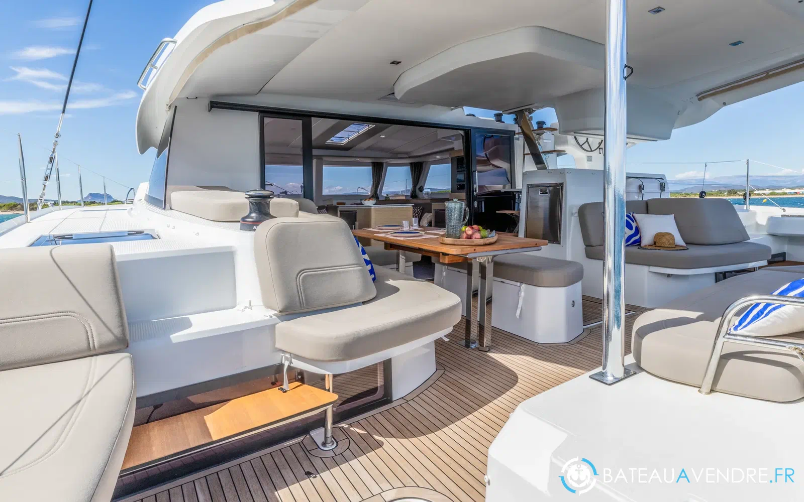 slider 86 Fountaine Pajot FP 44