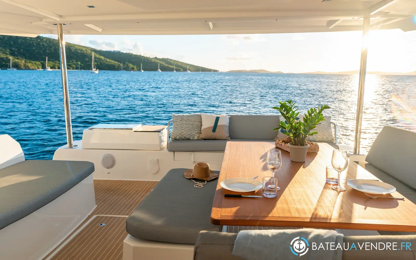 slider 28 Fountaine Pajot FP 51