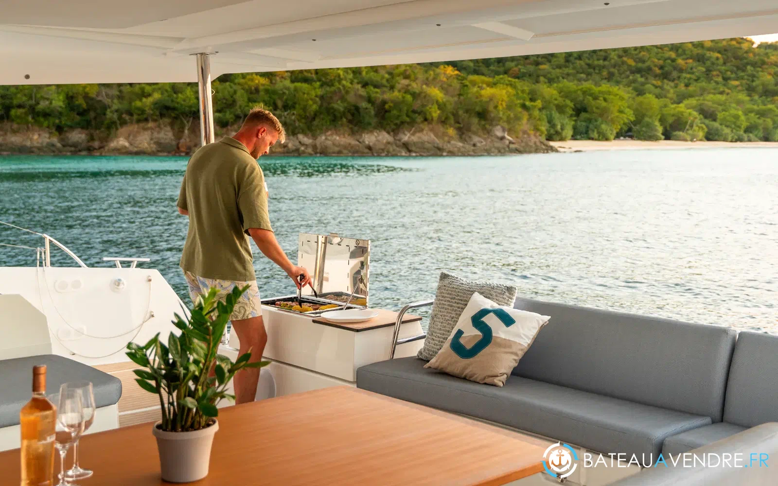 slider 30 Fountaine Pajot FP 51