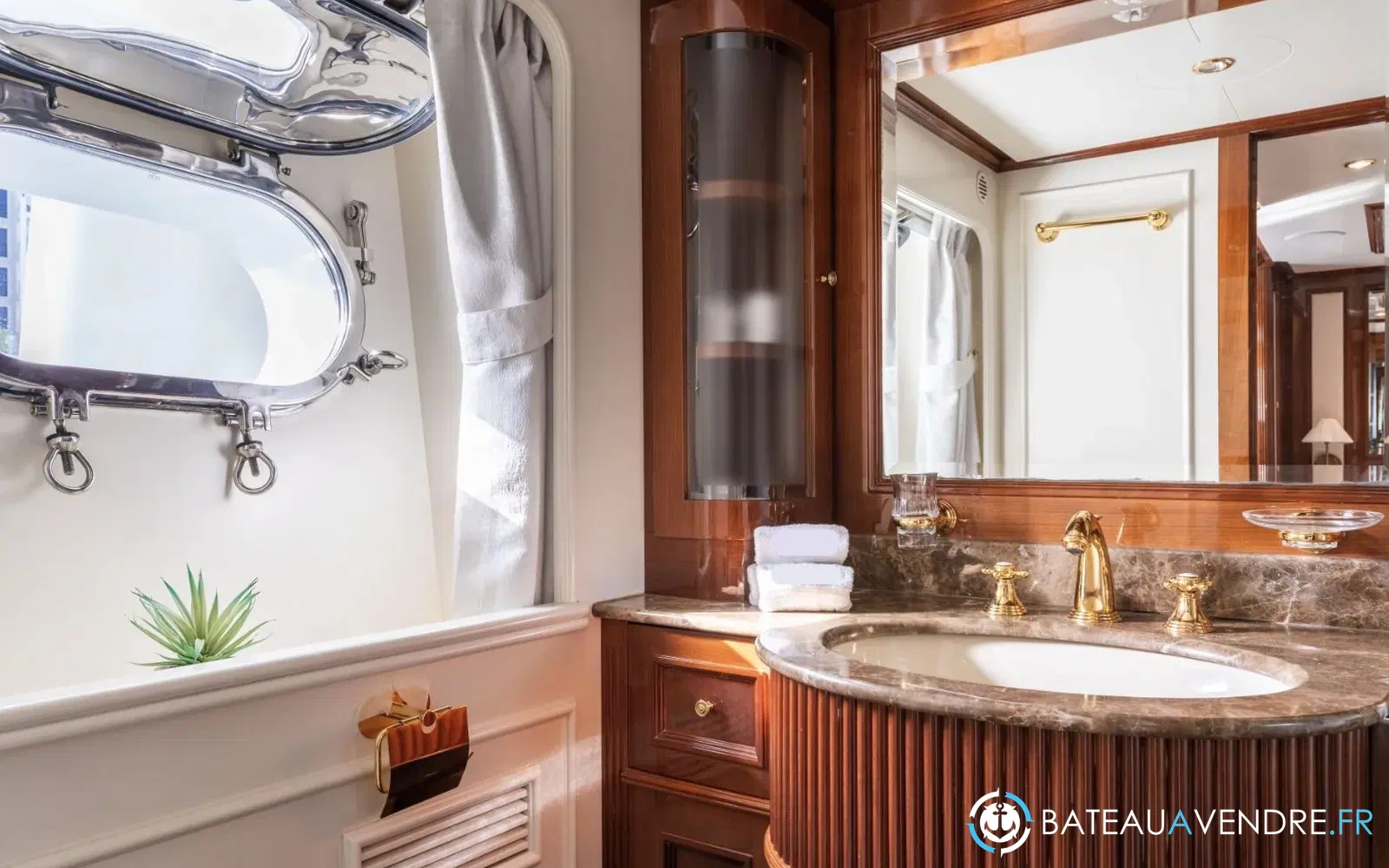 slider 28 Benetti Classic 115