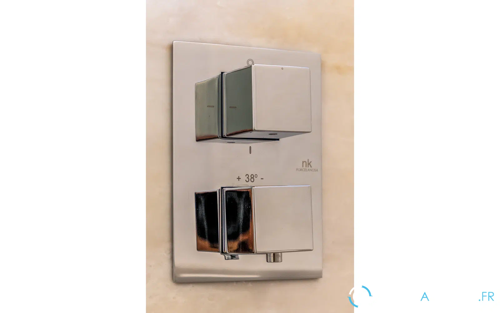 slider 100 Fountaine Pajot Thira 80