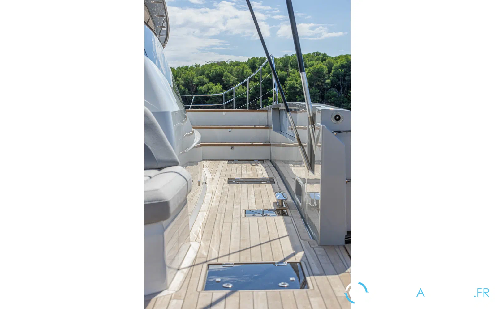 slider 108 Fountaine Pajot Thira 80